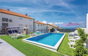 Cozy Apartment In Crikvenica With Wifi